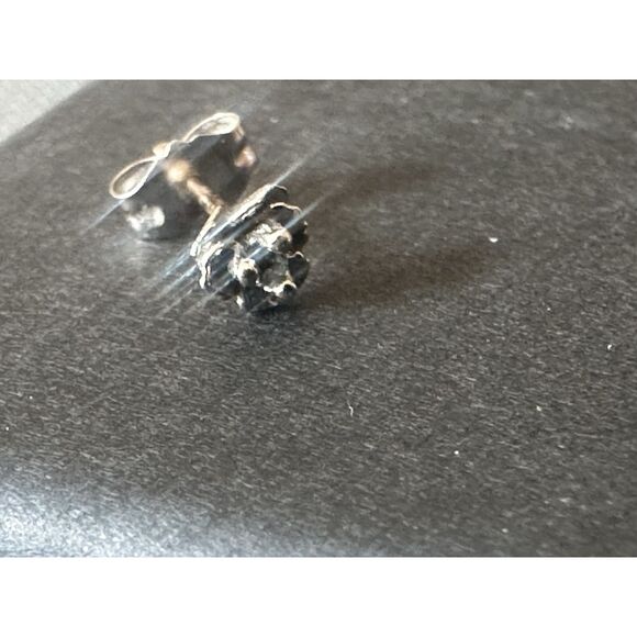 Laurie Fleming 14K White Gold & Alexandrite Pansy Single Stud Earring - Picture 4 of 5
